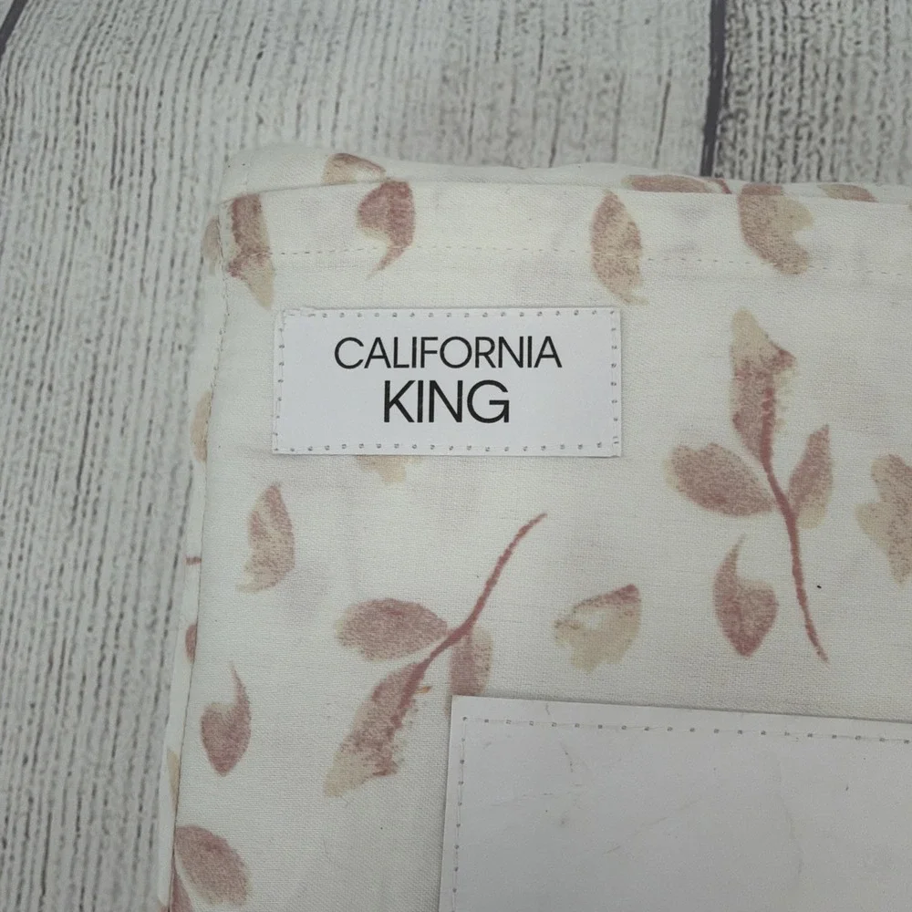 Calvin Klein Sheet Set California King Floral Cream Sateen Weave 300TC Cotton